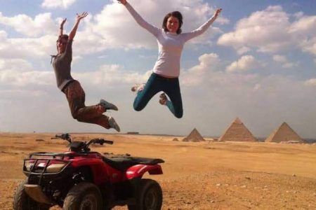 Excursión con paseo en cuatrimoto en las pirámides de Giza con Comida tradicional